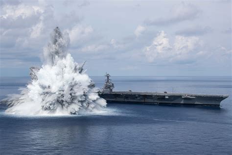 Seberat 100 000 Tan USS Gerald R Ford Memulakan Kerahan Pertama