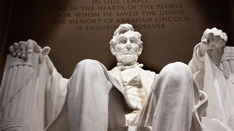 Lincoln Memorial In Washington Defaced With Expletive The Quint