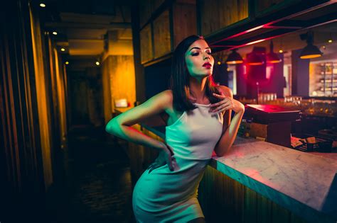 X Girl In Bar Iphone Hd K Wallpapers Images Backgrounds Photos And Pictures