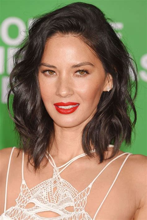 Flaunt Your Shoulder Length Hair With These Gorgeous Shoulder Length