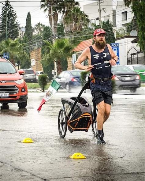 Atraviesa El PaÍs Mexicano Corriendo Diario De Acayucan