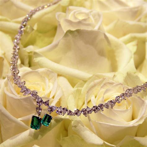 Mya Emerald And Diamond Necklace William And Son The Jewellery Editor