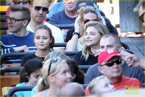 Chloe Moretz And Kaitlyn Dever Ride Roller Coasters At Disney Photo 3776670 Chloe Moretz