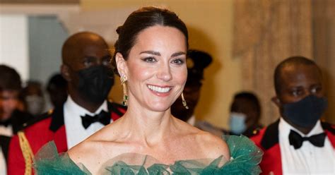 Kate Middleton Dazzles In Green Gown And Diamonds From Queen At