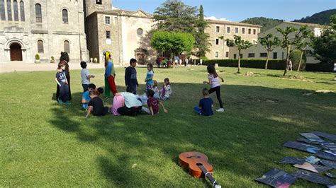 Colònies escolars marc, dirigides a totes aquelles escoles que desitgin passar uns dies al cor de la costa brava, amb la tranquil·litat i la garantia que l'organització, el monitoratge, les activitats i les temàtiques seran dutes a terme i guiades pel nostre equip humà. Colònies "El Collell" 2019 | Escola Pompeu Fabra