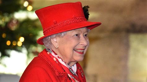 Queen Elizabeth Die Queen Betont Familie Und Freunde In Der Corona