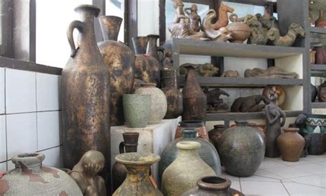 Gambar Sentra Museum Keramik Plered Purwakarta Harga Pot Celengan