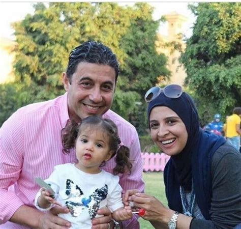 حساب منسوب للفنانة عبر موقع انستجرام، حوى صورًا جديدة لها بالحجاب مع زوجها لم تنشر من قبل. حنان ترك: تزوجت 5 مرات وأنجبت 5 أبناء.. تعرف إليهم (صور ...