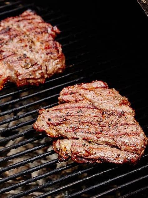 The roast will cook perfectly if you cook it in liquid. Red-Wine Marinated Chuck Steak | Recipe | Chuck steak ...