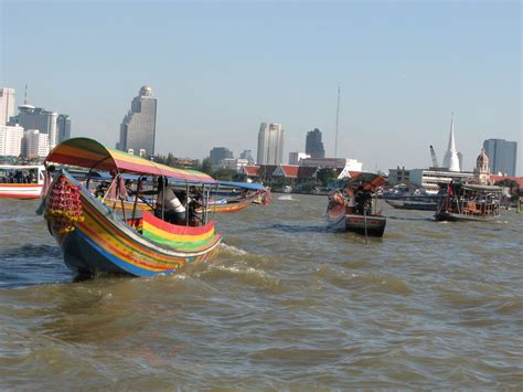 Auf Den Chao Praya Fluss In Bangkok Foto And Bild Asia Thailand