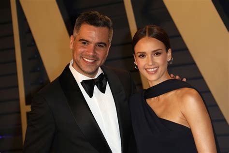When jessica alba first met cash warren he was a production assistant on the fantastic four and he made his own money. Who Is Jessica Alba's Husband Cash Warren & What Does He Do?