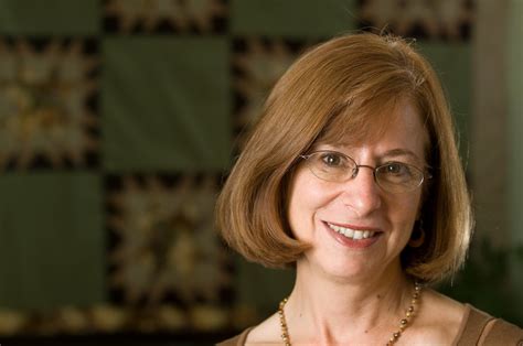 Her height is due to a form of dwarfism. Linda Hunt Photos | Tv Series Posters and Cast