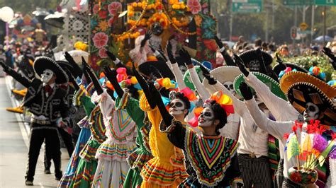 En Fotos El Espectacular Desfile Del Día De Muertos En México Tele 13