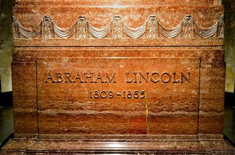 Abraham Lincolns Burial Room Tomb In Springfield Illinois Encircle