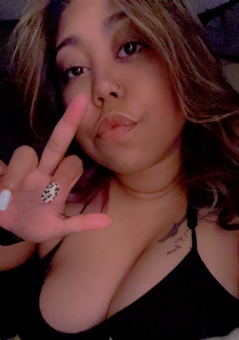 goddess taya👸🏽🖤 on twitter i wanna be worshiped and sent to all day while i work come approach 💸