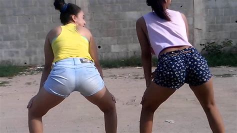 Meninas Dançando Bate palma bumbum YouTube
