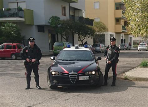 Automobilista Tenta Di Corrompere I Carabinieri Per Evitare La Multa Ilcirotano