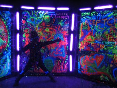 Glow In The Dark And Black Light Party Ideas Blacklight Party Black Light Party Supplies