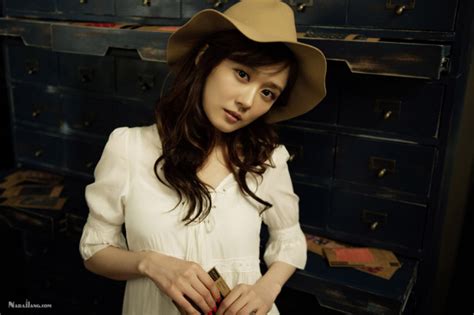 Jang na ra is a south korean singer and actress. Jang Na-ra confesses to eating disorder