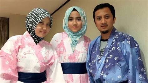 Foto Gaya Hijab Si Manis Wirda Mansur Putri Yusuf Mansur Yang Inspiratif