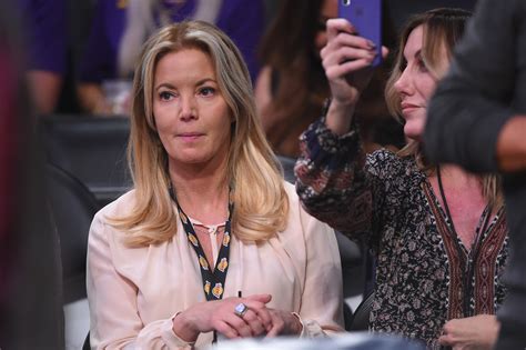 How Jeanie Buss Took Control Of The L A Lakers