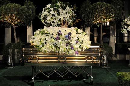 Funerali Privati Michael Jackson Da Oltre Milione Di Dollari Diatonico
