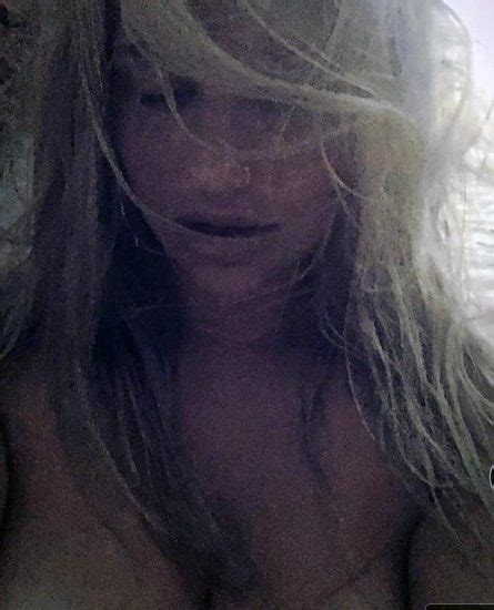 Kesha Nude Leaked Pics And Sex Tape Are Online Scandal Planet