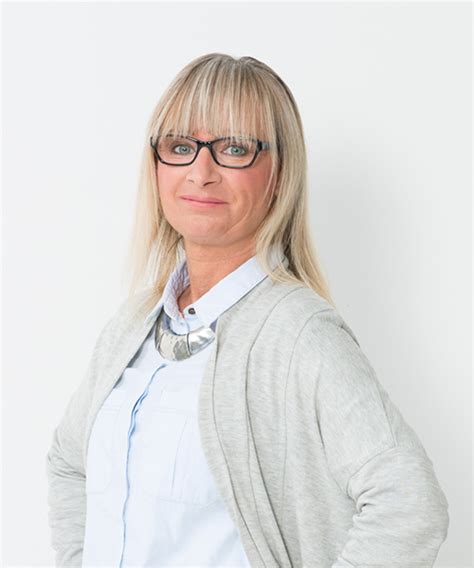 Zwischen den beiden stadtteilen fließt die dhünn, die auch bürrig im westen begrenzt. Bürrig. Kanand. Willms.