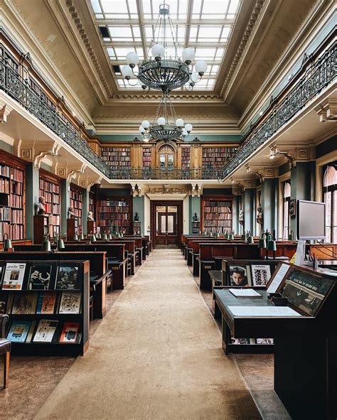 Best 500 Library Pictures Hd Download Free Images On Unsplash