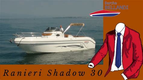 A l'avant, un bain de soleil immense prend place sur le sundeck. Ranieri Shadow 30 Test in Acqua - barca usata Lago di ...