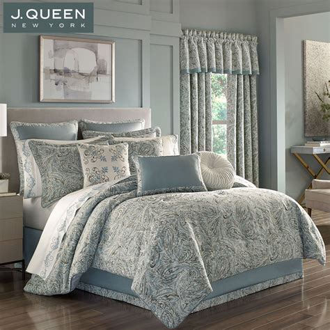 Giovanni Paisley Comforter Bedding By J Queen New York