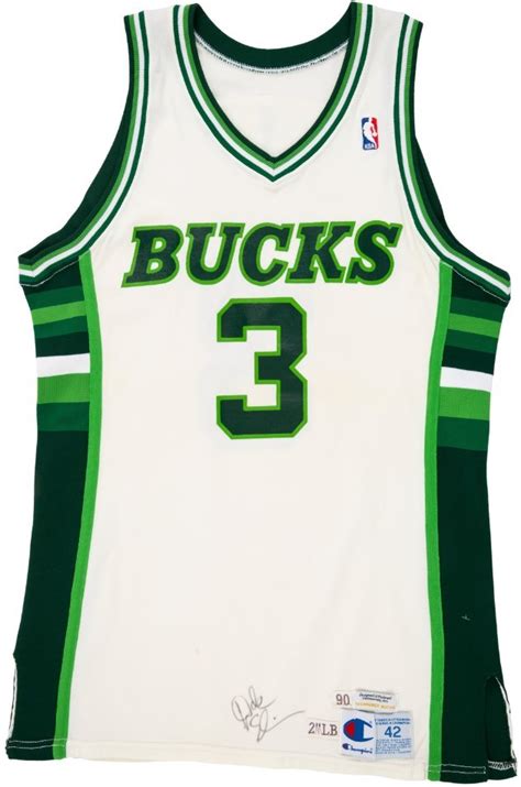 Milwaukee Bucks Uniforms History