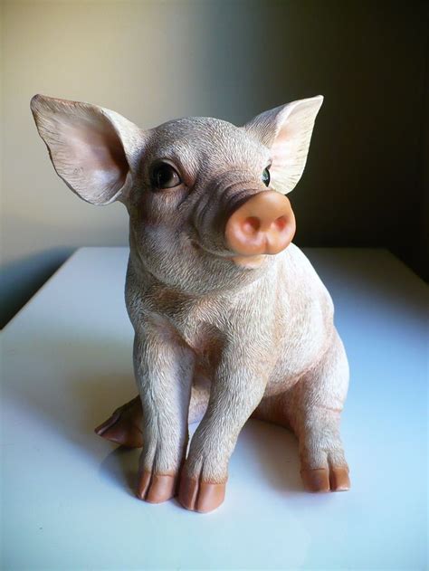 New 10 Inch Pig Statue Sitting Oinker Piglet Resin Garden Indoor Farm