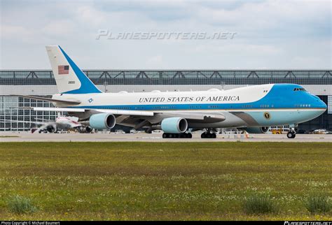 82 8000 United States Air Force Boeing 747 2g4b Vc 25a Photo By