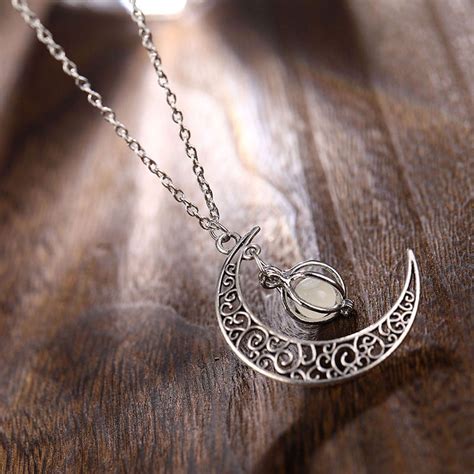 Glowing Moon Necklace Ess6 Fashion