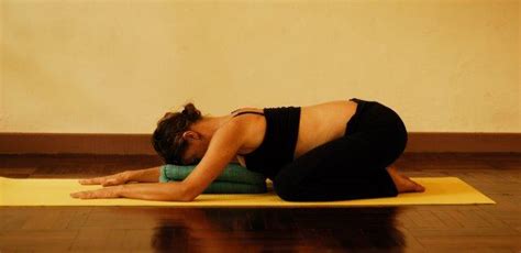 6 Yoga Poses To Practice During Pregnancy L Yoga For Pregnancy