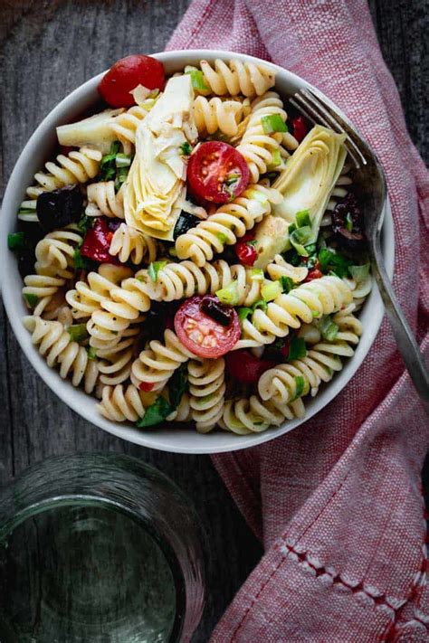Al dente pasta, creamy dressing, crunchy croutons. italian pasta salad - Healthy Seasonal Recipes