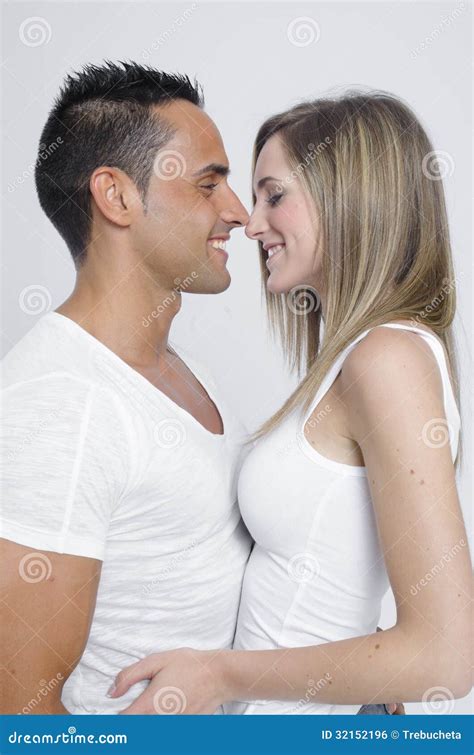 恋人夫妇 库存照片 图片 包括有 亲吻 英俊 妇女 淫荡 乐趣 男人 性别 关系 一起 32152196