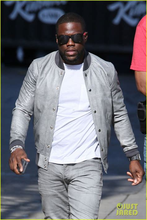 Kevin Hart Goes Shirtless Bares Buff Body On Miami Jog Photo