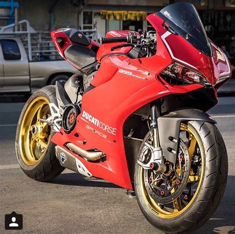 Ducati 899 Panigale With Single Side Swing Arm Fast Bikes Cool Bikes
