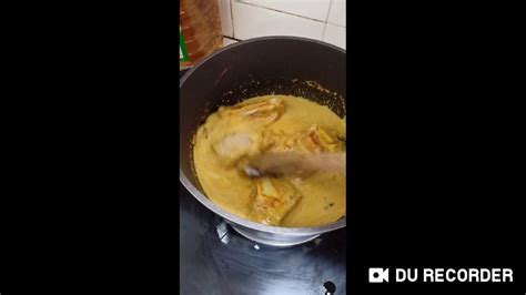 Yuk langsung coba di rumah! CARA MEMASAK KARI AYAM SESAMBIL.MENGGORENG AYAM - YouTube