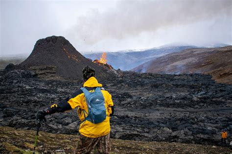 Tour Guide Gets Naked In Front Of Icelandic Volcanic Eruption As Hundreds Watch