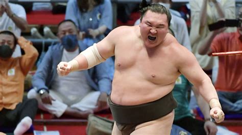 Sumo Unbeaten Hakuho Downs Terunofuji Wins Record 45th Title