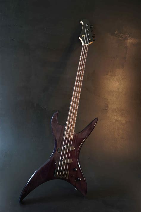 Steel Bass Wolfensberger Guitars