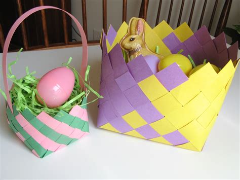 An Easy Illustrated Guide To Creating Woven Construction Paper Baskets