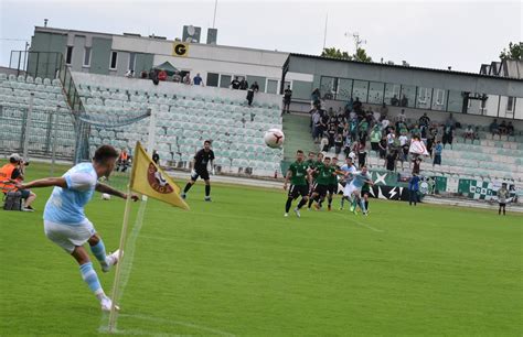 Dnešní zápas s béčkem Jablonce na stadionu FSJM FK Baník Most Souš