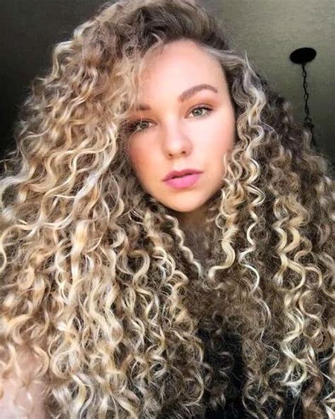 Coiffure Longue Frisée Long Curly Hair Curly Wigs Big Hair Curly