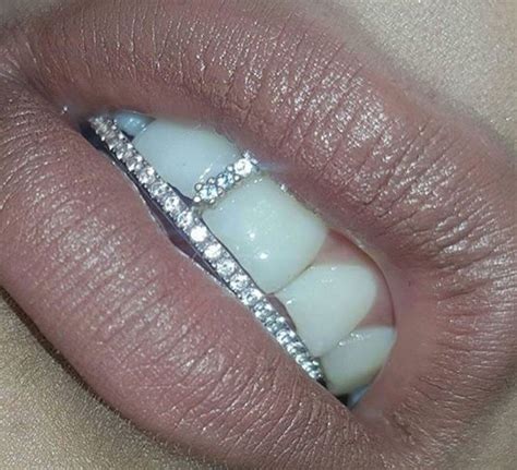 Pin By Lyfestyle Lacy On Acce Or E Diamond Grillz Teeth Jewelry