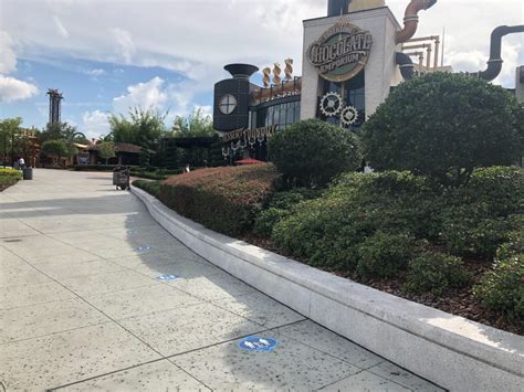 Photos Review Social Distance Dining At Toothsome Chocolate Emporium