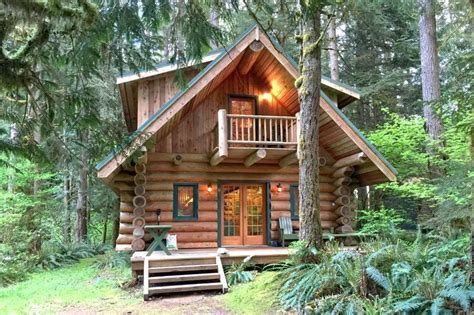 Cute Log Cabin In The Woods Log Cabin Rustic Cabin Homes Cabins In